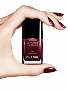 Beauty_Chanel_Rouge_Noir_Nagellack