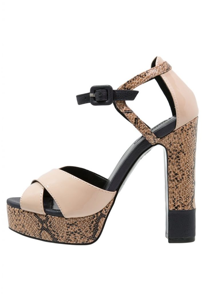 Fashion_Shopping_Snap_of_the_day_Snakeprint_Plateau_Heels
