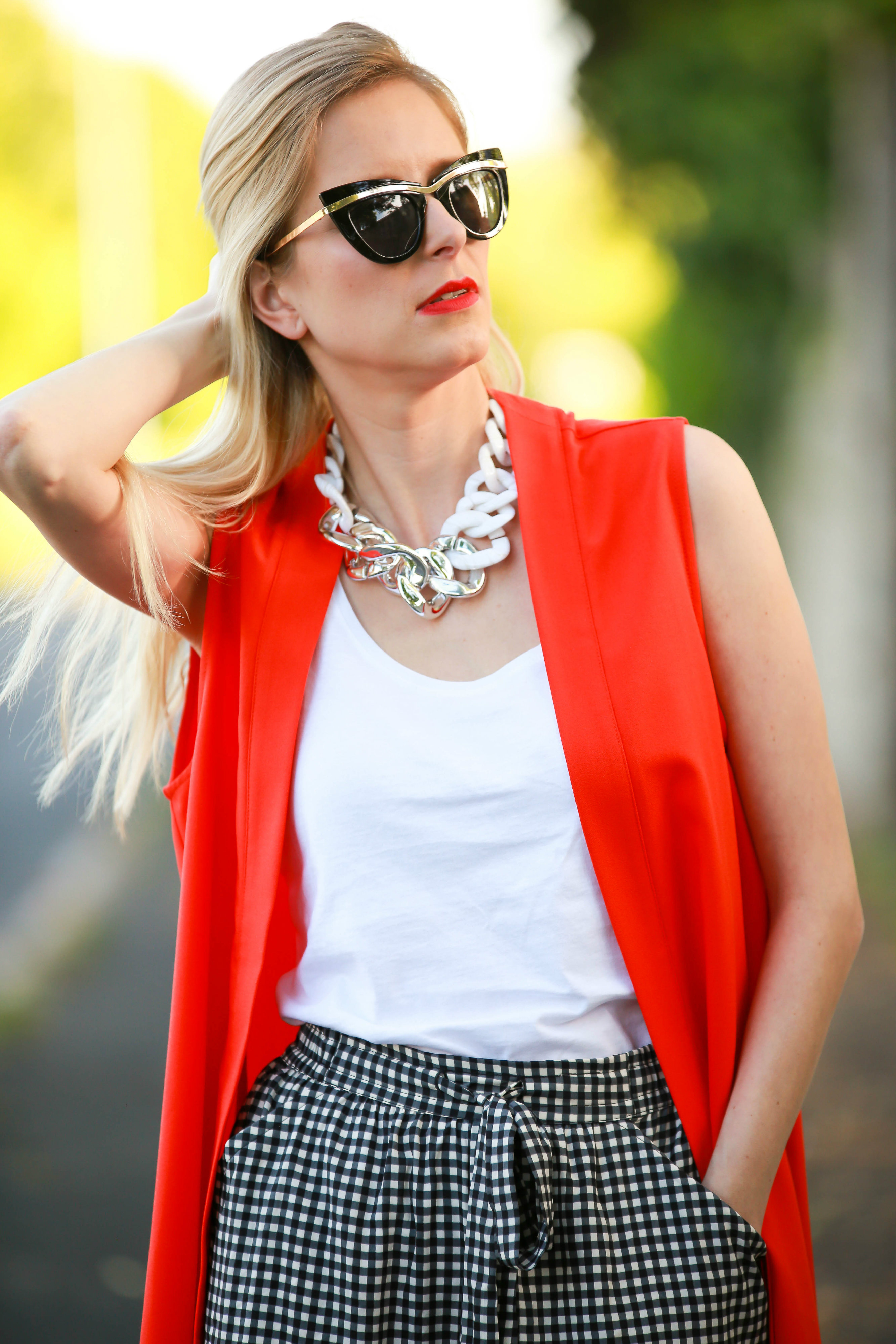 fashion_outfit_Red_Vest_x_Vichy_Square-23