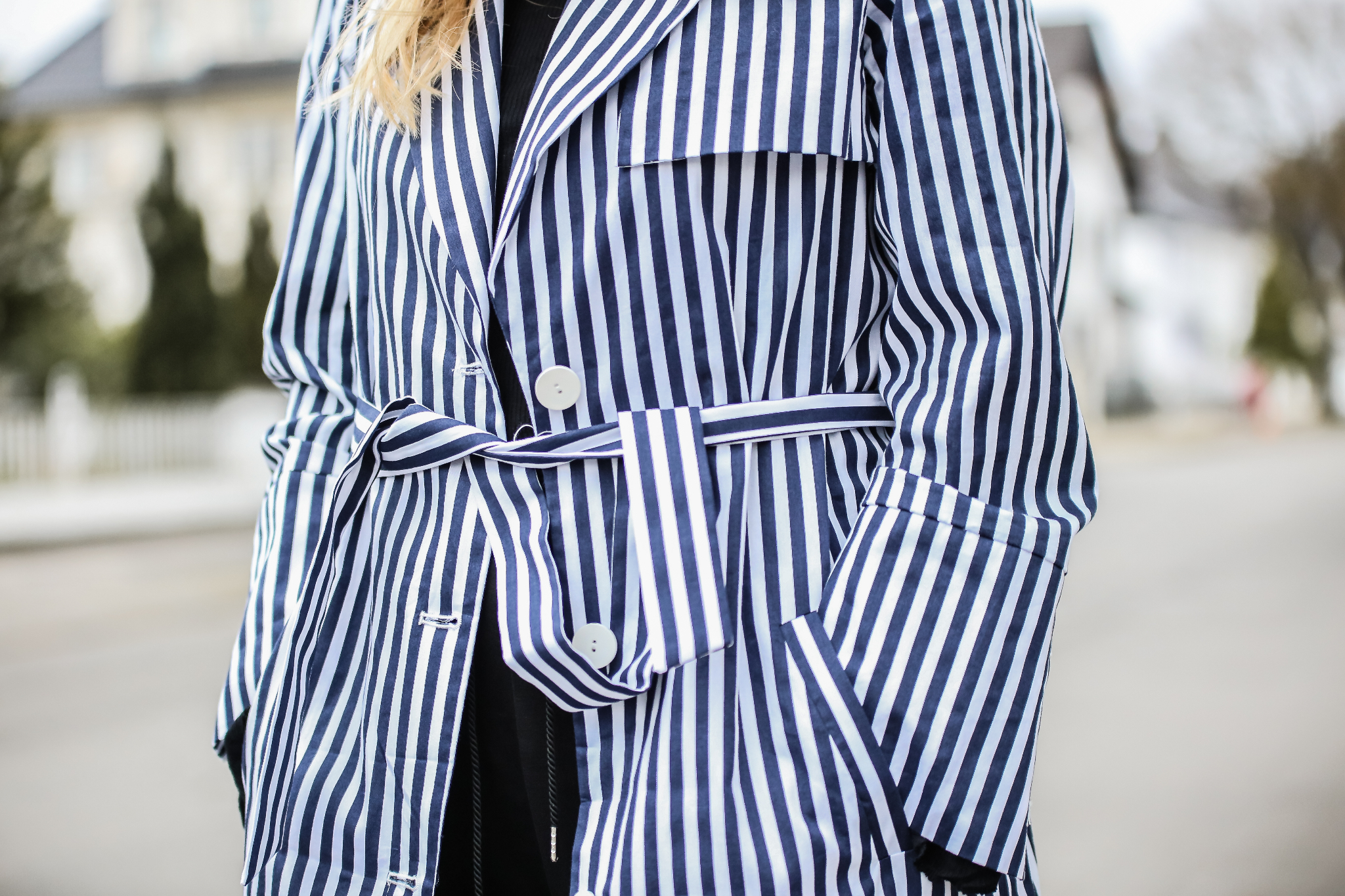 MOD-by-Monique-Fashion-Looks-Striped-Coat-Big-Volants-22