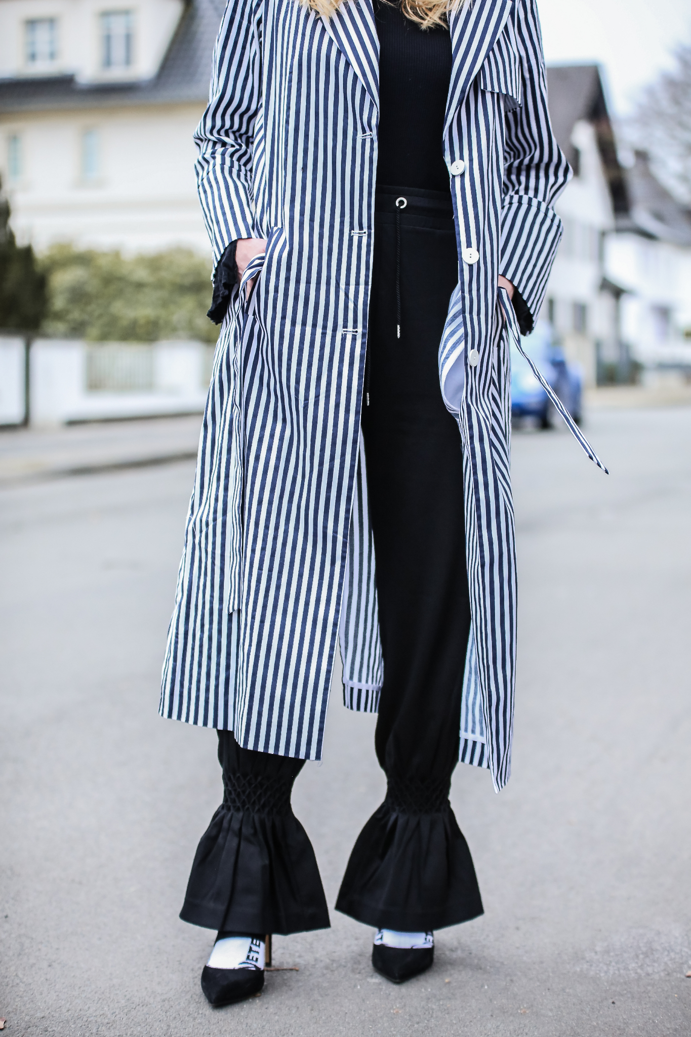 MOD-by-Monique-Fashion-Looks-Striped-Coat-Big-Volants-24